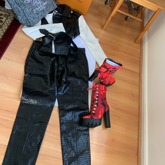 Black and White moto - Picture 7 of 7